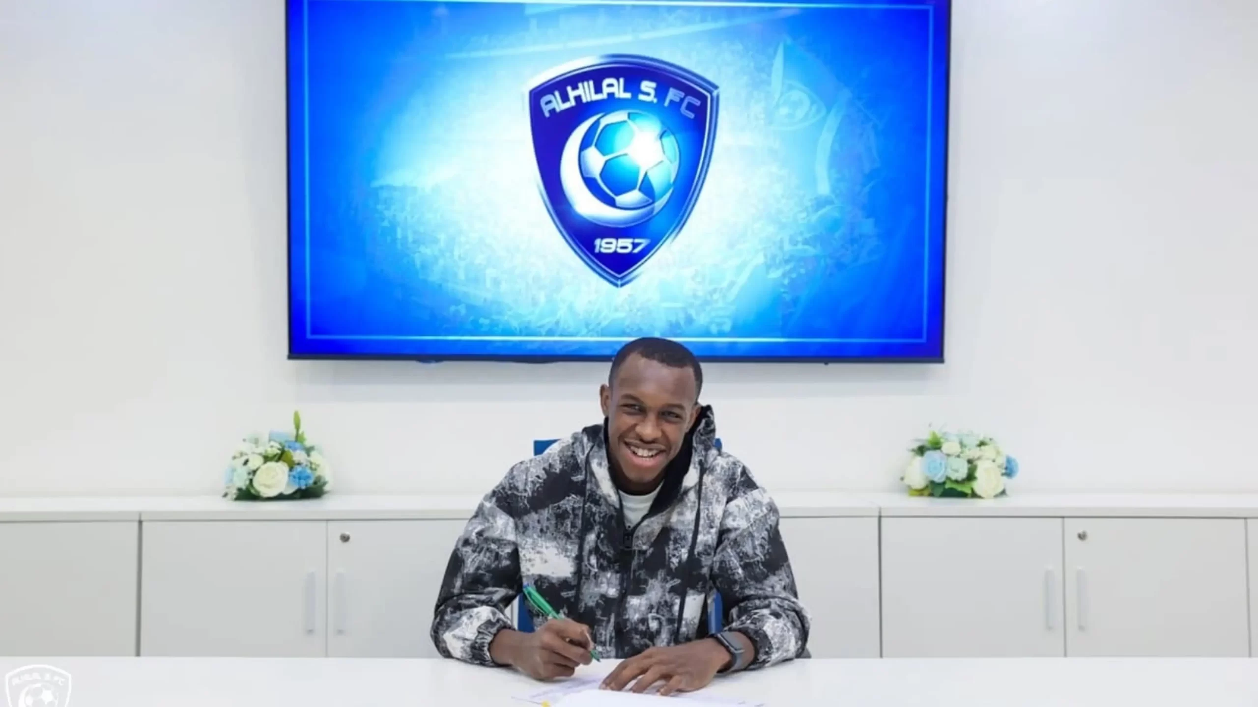كم راتب اللاعب سعود عبد الحميد مع الهلال 1 كم راتب اللاعب سعود عبدالحميد مع الهلال
