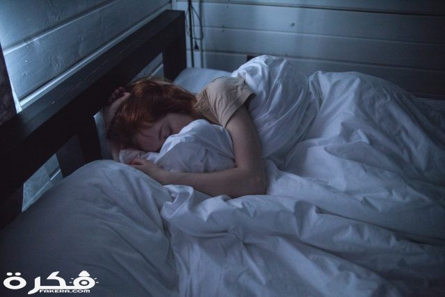 woman sleeping 935777