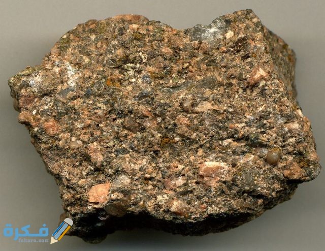 أنواع الصخور وخصائصها ومراحل تكوينها