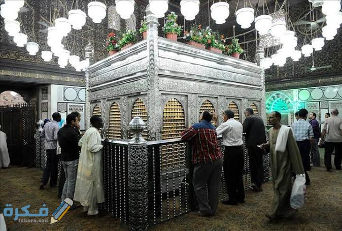 هَلْ يجوز زيارة قبر الحسين