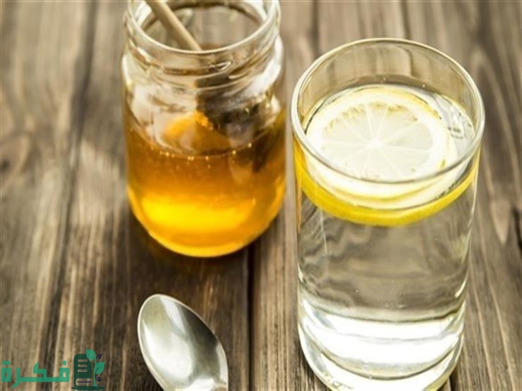 هل شرب الماء مع العسل يزيد الوزن