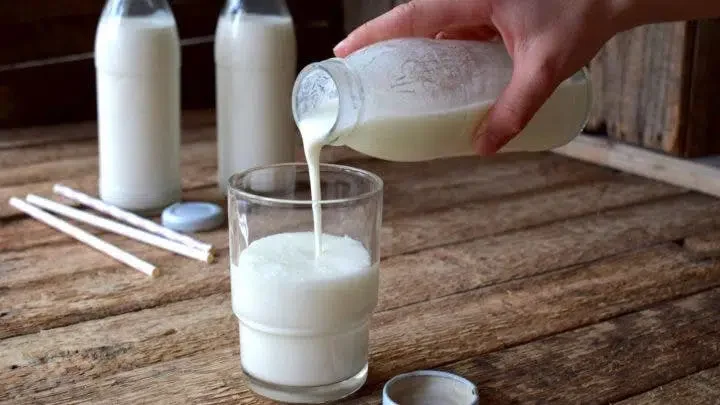 أضرار الحليب خالي الدسم