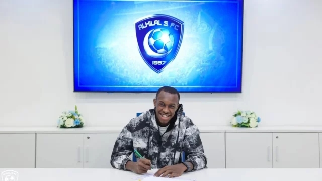 كم راتب اللاعب سعود