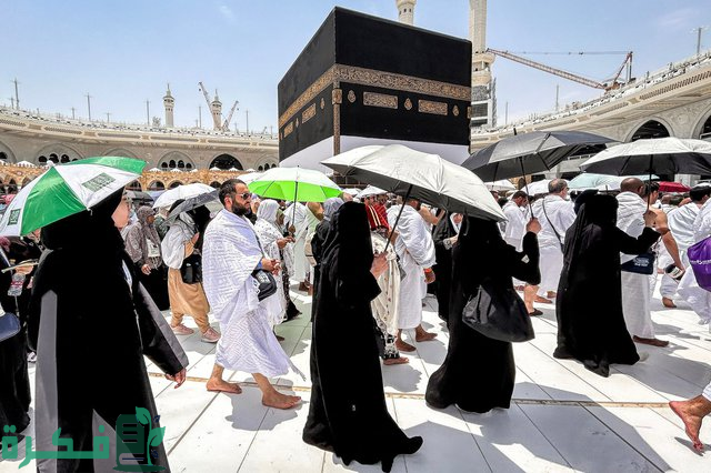 "الصحة السعودية" تدعو الحجاج لتجنب وقت "ذروة الحرارة" عند الخروج لأداء النسك 3 "وزير الصحة" يدعو الحجاج لتجنب وقت "ذروة الحرارة" عند الخروج لأداء النسك