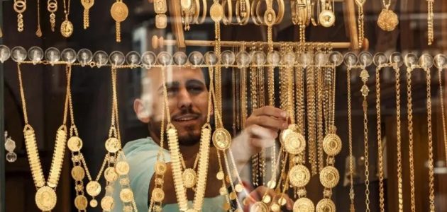 «أسعار الذهب اليوم» تراجع عيار 21 مع تحديثات جديدة تهمك في السوق!