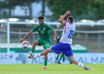 المنتخب السعودي يتلقى هزيمة أمام فرنسا في مباراة مثيرة