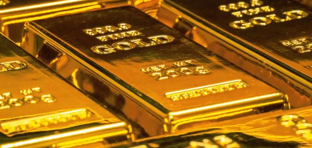 «تباين» أسعار الذهب العالمي: كيف تؤثر الضبابية الجيوسياسية في الشرق الأوسط؟