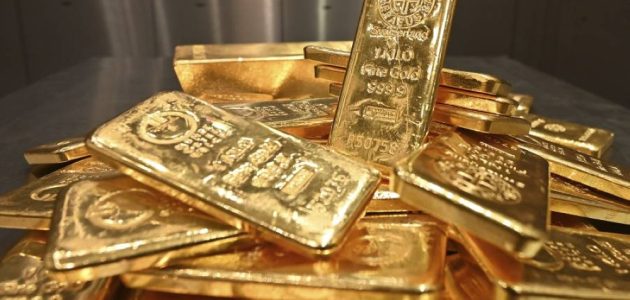 «تراجع الذهب» بعد تثبيت الفائدة وتلميحات باول التي صدمت الأسواق!