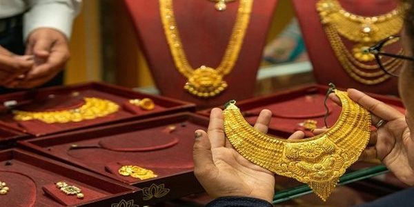 «عاجل» تراجع سعر الذهب في مصر بـ 20 جنيهًا: ماذا يعني ذلك للمستثمرين؟