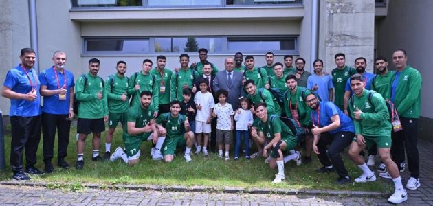 منتخب اليد السعودي يتلقى محاضرة تحفيزية لتعزيز الأداء قبل المنافسات القادمة