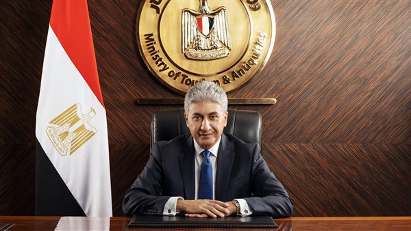 وزير السياحة والآثار يتفقد سير الحركة السياحية في مصر لضمان تجربة مميزة للزوار