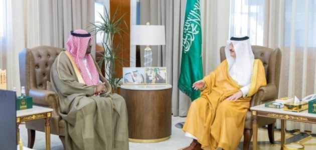 أمير الشرقية يستقبل رئيس وأعضاء جمعية حكام كرة القدم السعودية 'عطاء ووفاء' لتعزيز التعاون الرياضي