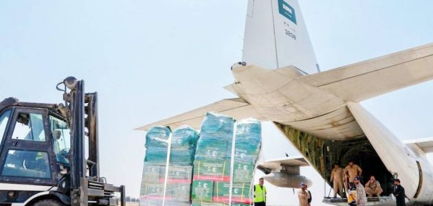 أولى رحلات الجسر الجوي السعودي تصل إلى متضرري حرائق اللاذقية 1 أولى رحلات الجسر الجوي السعودي تصل إلى متضرري حرائق اللاذقية