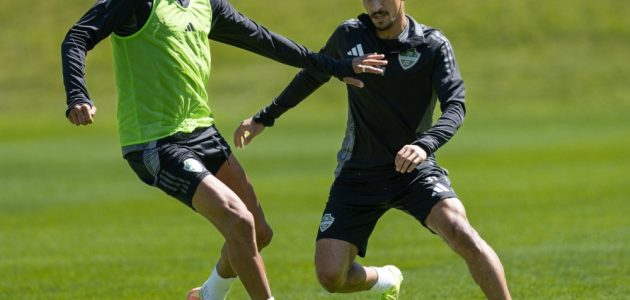 الأهلي يتوجه إلى إيطاليا لمواجهة تيرول في مباراة مثيرة 1 الأهلي يتوجه إلى إيطاليا لمواجهة تيرول في مباراة مثيرة