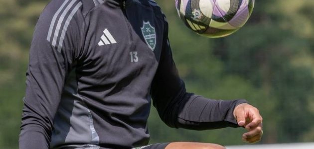 الأهلي يجهز نفسه لمواجهة مثيرة أمام كومو في الدوري السعودي 1 الأهلي يجهز نفسه لمواجهة مثيرة أمام كومو في الدوري السعودي
