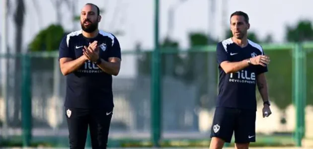 الزمالك يعين محمد علاء محللاً للأداء ومترجماً لفيريرا في خطوة جديدة لتعزيز الفريق 1 الزمالك يعين محمد علاء محللاً للأداء ومترجماً لفيريرا في خطوة جديدة لتعزيز الفريق