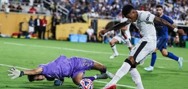 بونو يتألق في التشكيل المثالي لكأس العالم للأندية 1 بونو يتألق في التشكيل المثالي لكأس العالم للأندية