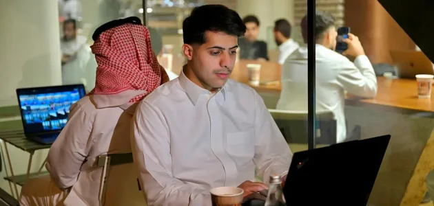 تجديد المشهد المهني في الرياض عبر تجربة العمل في المقهى 1 تجديد المشهد المهني في الرياض عبر تجربة العمل في المقهى