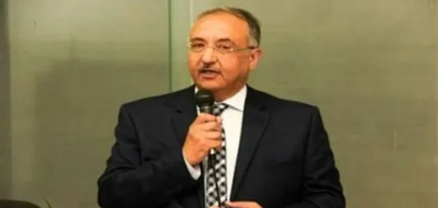 رئيس البنك الأهلي يكشف عن توفير إقامة لناشئ المنيا صاحب صورة القطار 1 رئيس البنك الأهلي يكشف عن توفير إقامة لناشئ المنيا صاحب صورة القطار