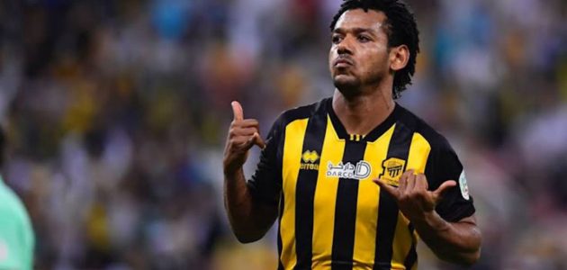 رومارينيو يوقع مع فيتوريا ويعود إلى الدوري البرازيلي 1 رومارينيو يوقع مع فيتوريا ويعود إلى الدوري البرازيلي
