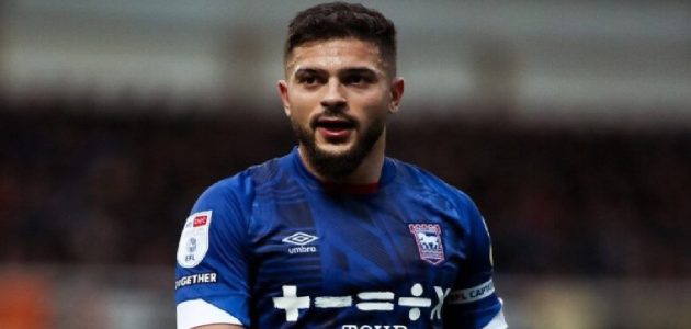 عرض كويتي مغرٍ لقائد إبسويتش سام مرسي في أفق الانتقال إلى الدوري العربي 1 عرض كويتي مغرٍ لقائد إبسويتش سام مرسي في أفق الانتقال إلى الدوري العربي