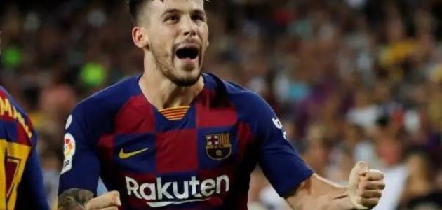 لاعب برشلونة السابق يتعرض لعضة كلب ويُدخل المستشفى 1 لاعب برشلونة السابق يتعرض لعضة كلب ويُدخل المستشفى