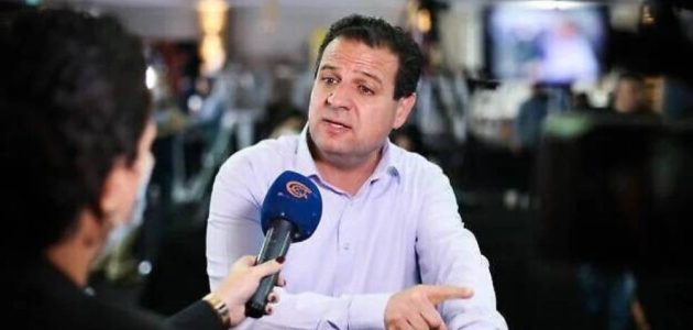 متطرفون إسرائيليون يهاجمون نائبًا عربيًا في الكنيست 1 متطرفون إسرائيليون يهاجمون نائبًا عربيًا في الكنيست