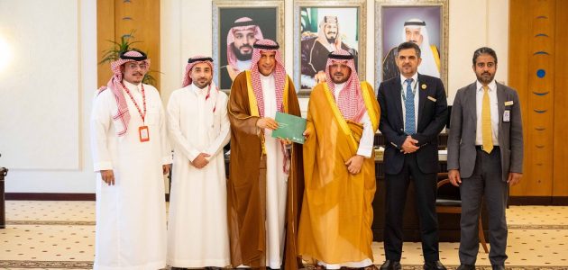 نائب أمير القصيم يستلم التقرير السنوي لأداء الخطوط السعودية لعام 2024
