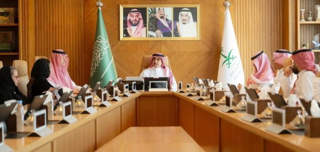 وزير الإعلام والرئيس التنفيذي لـ«SRMG» يستعرضان أحدث تطورات نقل المسابقات الرياضية السعودية 1 وزير الإعلام والرئيس التنفيذي لـ«SRMG» يستعرضان أحدث تطورات نقل المسابقات الرياضية السعودية