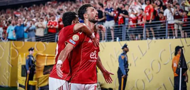 وسام أبو علي يودع زملاءه في الأهلي بعد جمع متعلقاته من التتش حصريًا 1 وسام أبو علي يودع زملاءه في الأهلي بعد جمع متعلقاته من التتش حصريًا