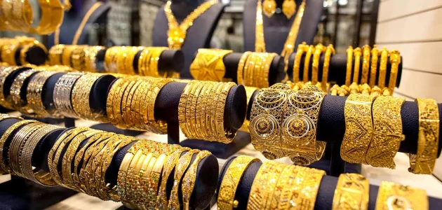 أسعار الذهب في السعودية تسجل عيار 21 عند 357 ريالاً في 9 أغسطس 2025 1 أسعار الذهب في السعودية تسجل عيار 21 عند 357 ريالاً في 9 أغسطس 2025
