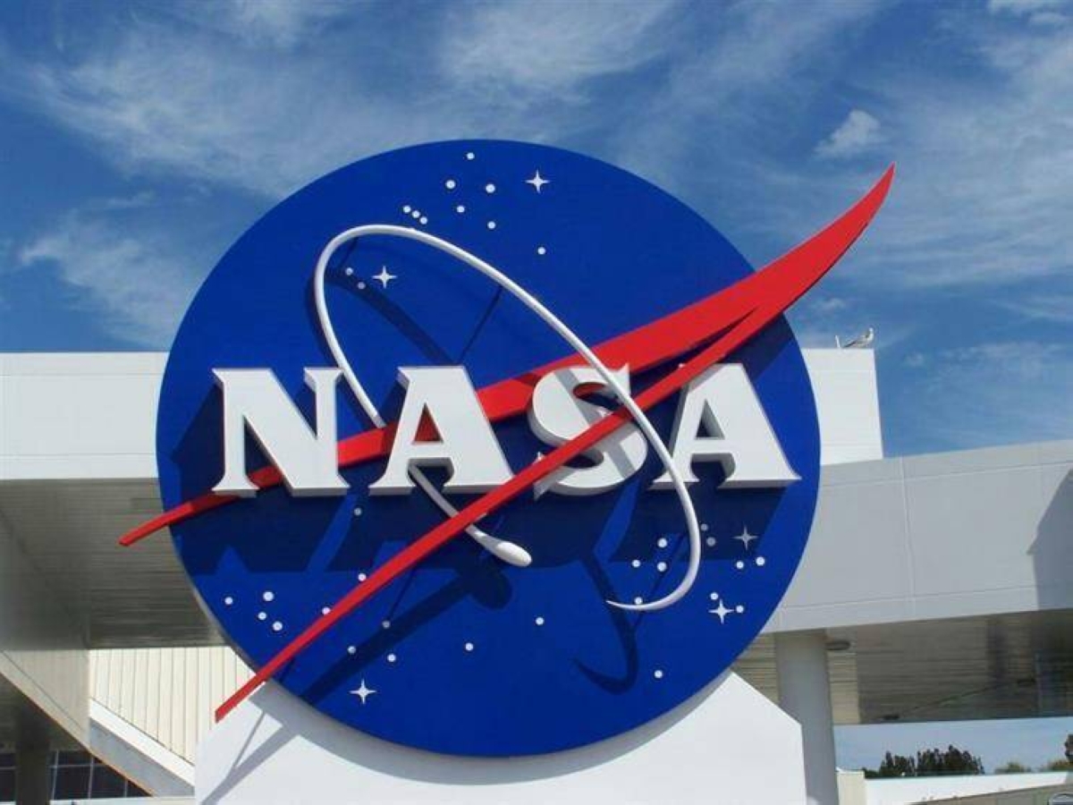 أمريكا تعلن عن خطط لإنشاء قاعدة قمرية تعمل بالطاقة النووية في سباق الفضاء المتزايد 1 أمريكا تعلن عن خطط لإنشاء قاعدة قمرية تعمل بالطاقة النووية في سباق الفضاء المتزايد