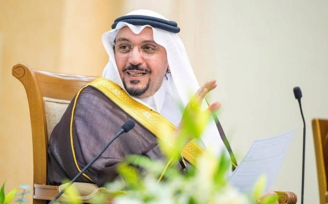 أمير القصيم يستعرض تطور