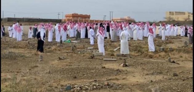أمير مكة ونائبه يقدمون تعازيهم لذوي ضحيتَي سيول القنفذة 1 أمير مكة ونائبه يقدمون تعازيهم لذوي ضحيتَي سيول القنفذة