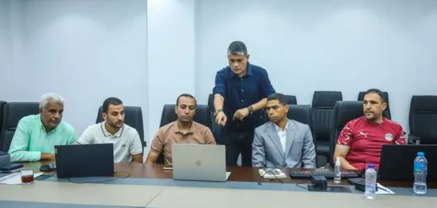 أوسكار رويز يسلط الضوء على حالات تحكيم الدوري المصري بمشاركة 4 حكام 1 أوسكار رويز يسلط الضوء على حالات تحكيم الدوري المصري بمشاركة 4 حكام