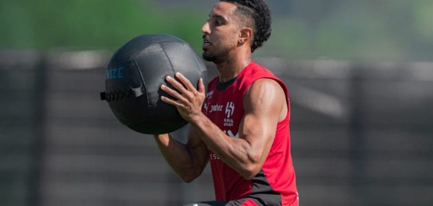 أوليفيرا يتابع أوزان لاعبي الهلال خلال معسكر ألمانيا 1 أوليفيرا يتابع أوزان لاعبي الهلال خلال معسكر ألمانيا