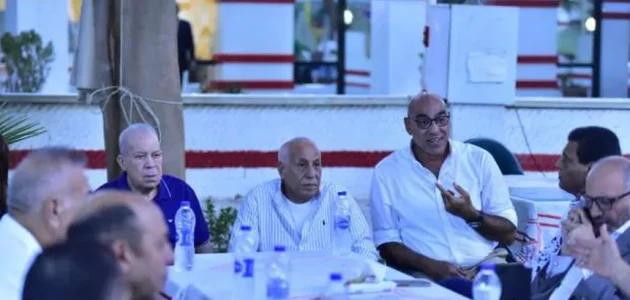 اجتماع رموز الزمالك يكشف تفاصيل سحب أرض النادي في 6 أكتوبر 1 اجتماع رموز الزمالك يكشف تفاصيل سحب أرض النادي في 6 أكتوبر