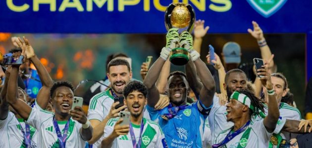 الأهلي يتوج بلقب البطولة في مباراة مثيرة 1 الأهلي يتوج بلقب البطولة في مباراة مثيرة