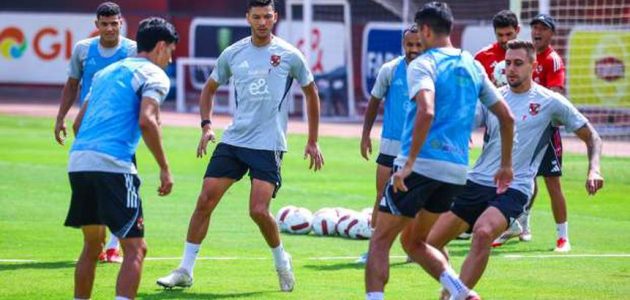 الأهلي يختتم تدريباته وسط حيرة ريبيرو في اختيار التشكيل الأنسب لمواجهة فاركو 1 الأهلي يختتم تدريباته وسط حيرة ريبيرو في اختيار التشكيل الأنسب لمواجهة فاركو