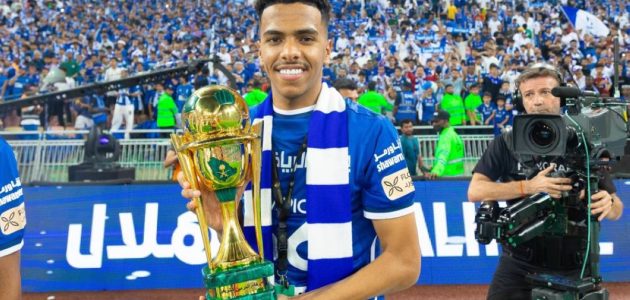 الجوير يؤكد: الهلال هو مصنع النجوم بعد انتقاله للقادسية بـ80 مليوناً 1 الجوير يؤكد: الهلال هو مصنع النجوم بعد انتقاله للقادسية بـ80 مليوناً