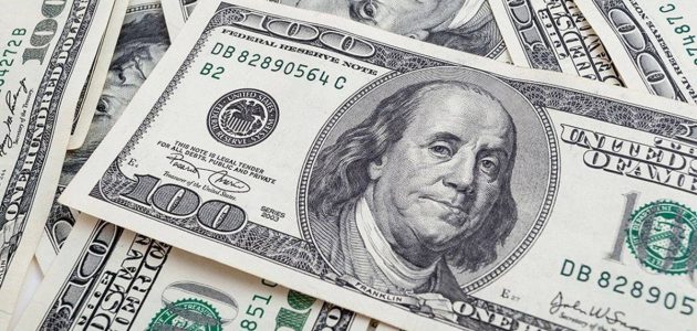 الدولار يتأرجح بعد صدور بيانات الوظائف الضعيفة وتشديد التعريفات في السعودية 1 الدولار يتأرجح بعد صدور بيانات الوظائف الضعيفة وتشديد التعريفات في السعودية