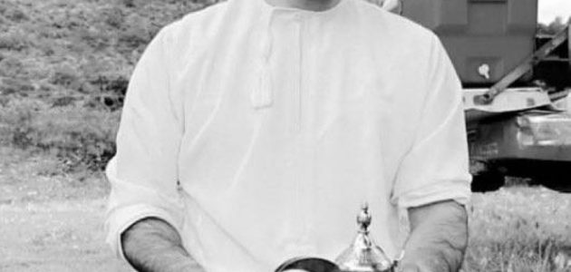 الشاعر القحطاني يفارق الحياة بعد سقوطه من جبل سمحان في ظفار 1 الشاعر القحطاني يفارق الحياة بعد سقوطه من جبل سمحان في ظفار