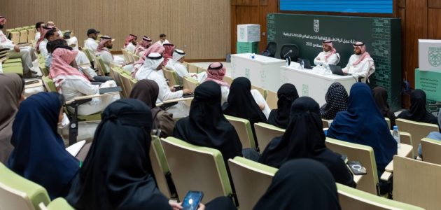 اللجنة الأولمبية تراقب تنفيذ اتفاقية الدعم المالي مع 14 اتحاداً رياضياً في السعودية 1 اللجنة الأولمبية تراقب تنفيذ اتفاقية الدعم المالي مع 14 اتحاداً رياضياً في السعودية