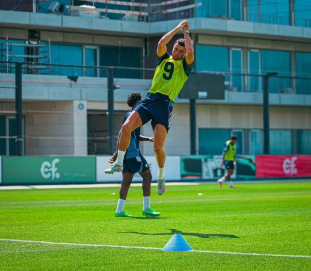 النصر السعودي يتحدى ريو