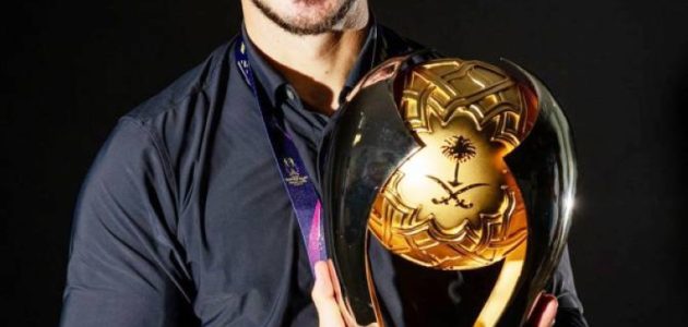 بعد 9 أعوام من الانتظار ماتياس يحتفل بفوز السوبر الأهلاوي 1 بعد 9 أعوام من الانتظار ماتياس يحتفل بفوز السوبر الأهلاوي