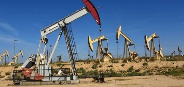 تراجع ملحوظ في منصات التنقيب عن النفط بأمريكا وتأثيره على السوق السعودي 1 تراجع ملحوظ في منصات التنقيب عن النفط بأمريكا وتأثيره على السوق السعودي