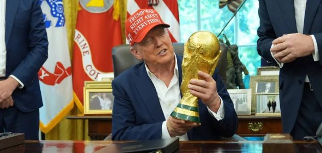 ترمب يكشف عن موعد ومكان قرعة كأس العالم 2026 في حدث ينتظره عشاق كرة القدم 1 ترمب يكشف عن موعد ومكان قرعة كأس العالم 2026 في حدث ينتظره عشاق كرة القدم