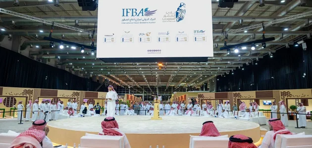 ثلاثة صقور تُباع بـ 111 ألف ريال في خامس ليالي المزاد الدولي لمزارع إنتاج الصقور 2025 1 ثلاثة صقور تُباع بـ 111 ألف ريال في خامس ليالي المزاد الدولي لمزارع إنتاج الصقور 2025