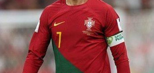 رونالدو يحتفل بمرور 22 عاماً على مسيرته مع منتخب البرتغال 1 رونالدو يحتفل بمرور 22 عاماً على مسيرته مع منتخب البرتغال