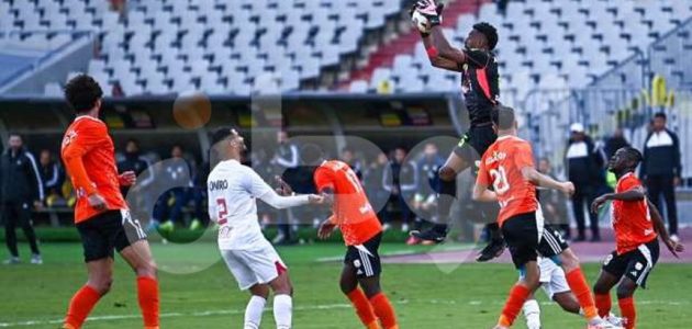 زمالك وفاركو يتقاسمان السيطرة في شوط أول سلبي بالدوري 1 زمالك وفاركو يتقاسمان السيطرة في شوط أول سلبي بالدوري